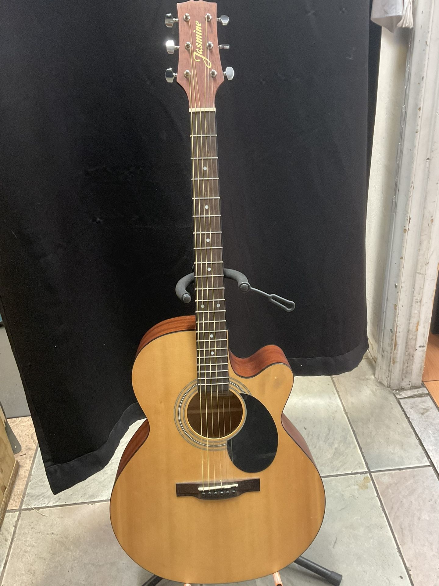 Jasmine Acoustic Guitar 