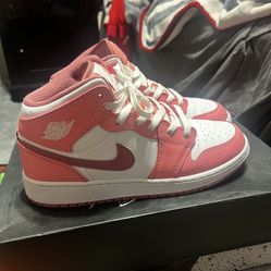 Air Jordan 1 Valentines Day Coral Chalk 