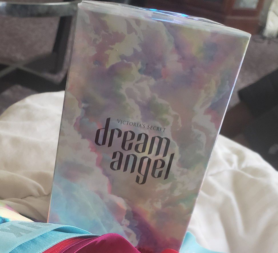 VS dream angle perfume