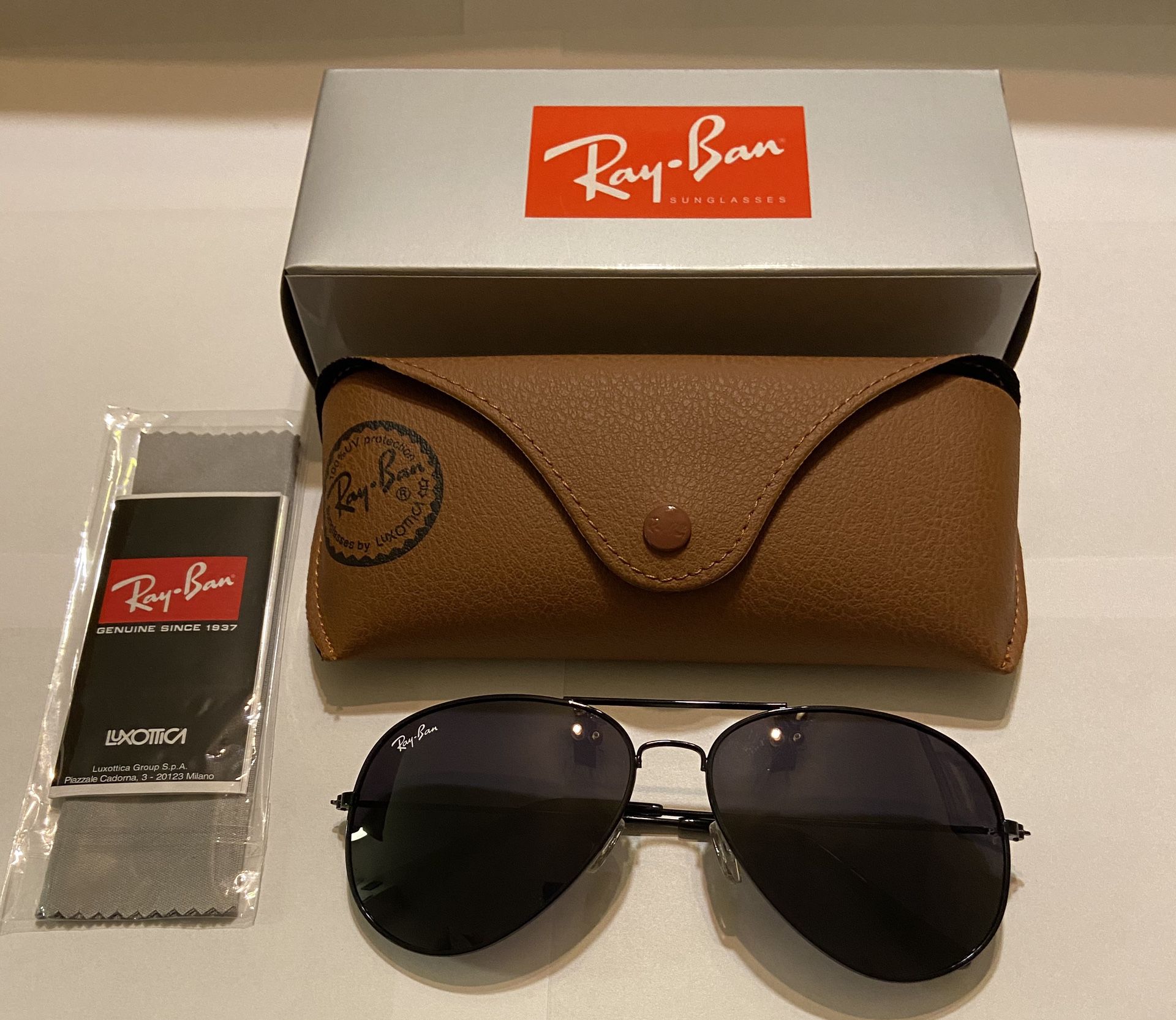 Ray ban Sunglasses with case