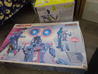 Meccano Tech Personal Robot & Spyknee robot