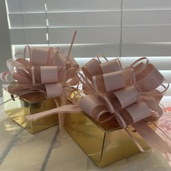 2 Good Boxes With Bows