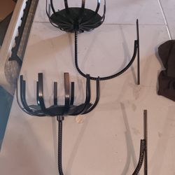 2 Metal Mounting Flower Pot Holders