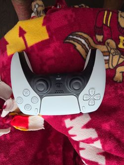 White playstion 5 dualshock controller