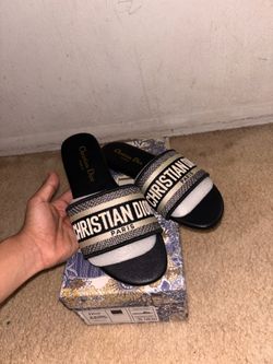 Brand new sandals  size 7 women