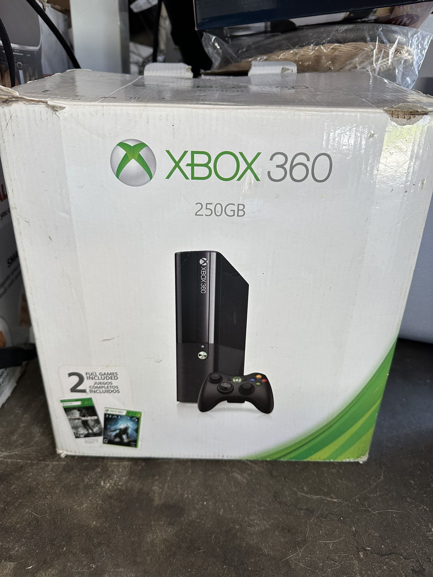 Xbox 360 W/ 2 Controllers