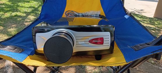 Paramax Multimedia Projector