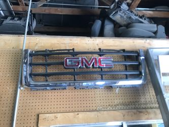 GMC Sierra grille