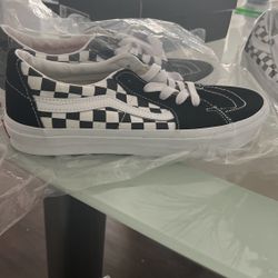  Vans