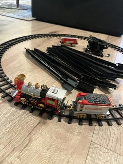 FLASH SALE!!!  Home Accents Christmas Tree Train Set