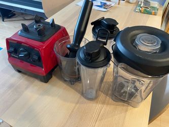 Vitamix V1200 Venturist Blender - red, excellent condition, full bundle
