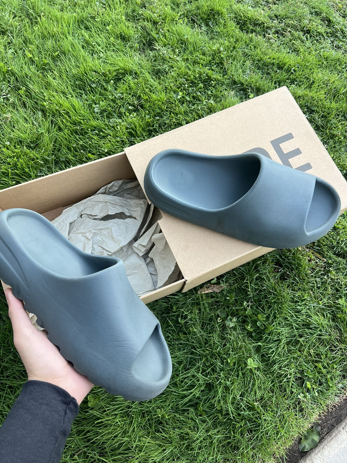 Yeezys Slides Sz 10 Yeezy 450 Sz 9 1/2