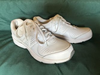 New Men’s New Balance Shoes size 9