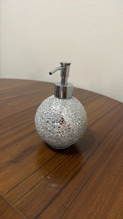 Kitchen soap dispenser