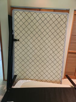 FREE Full size box spring with feet