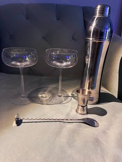 Cocktail Shaker Set with 2 Coupe Glasses