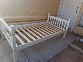 Twin Bedframe Solid Wood (White)