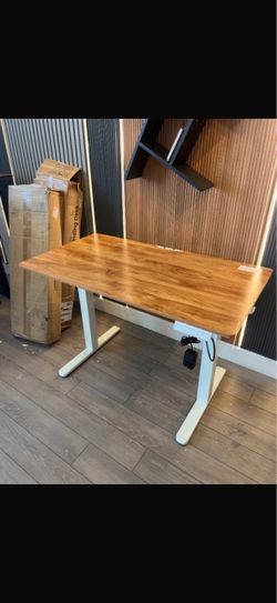 44” Electric Standing Desk ( i have lot of other desk sizes and colors 😃)