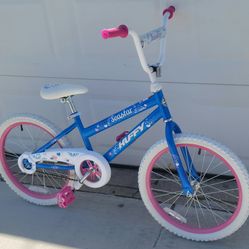 Girls bicycle. 20". Huffy