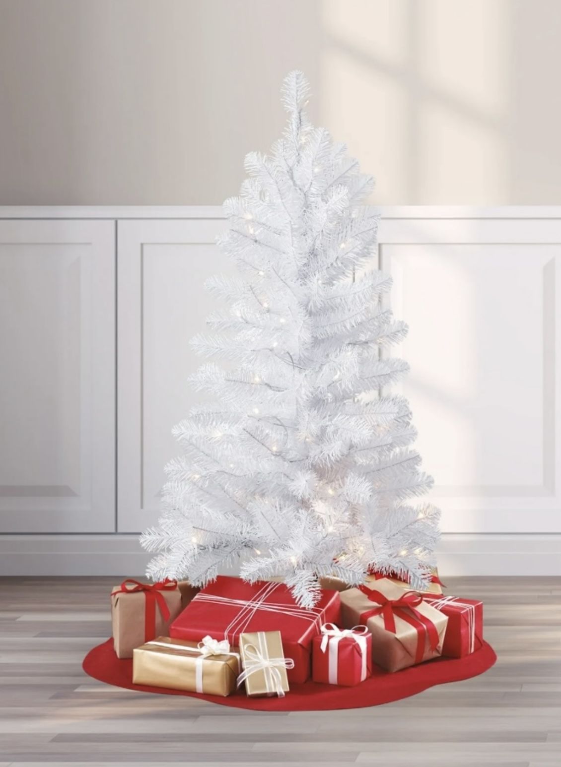 New 4 Foot Pre-Lit Christmas Tree
