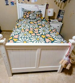 White wood twin bedframe headboard and mattress