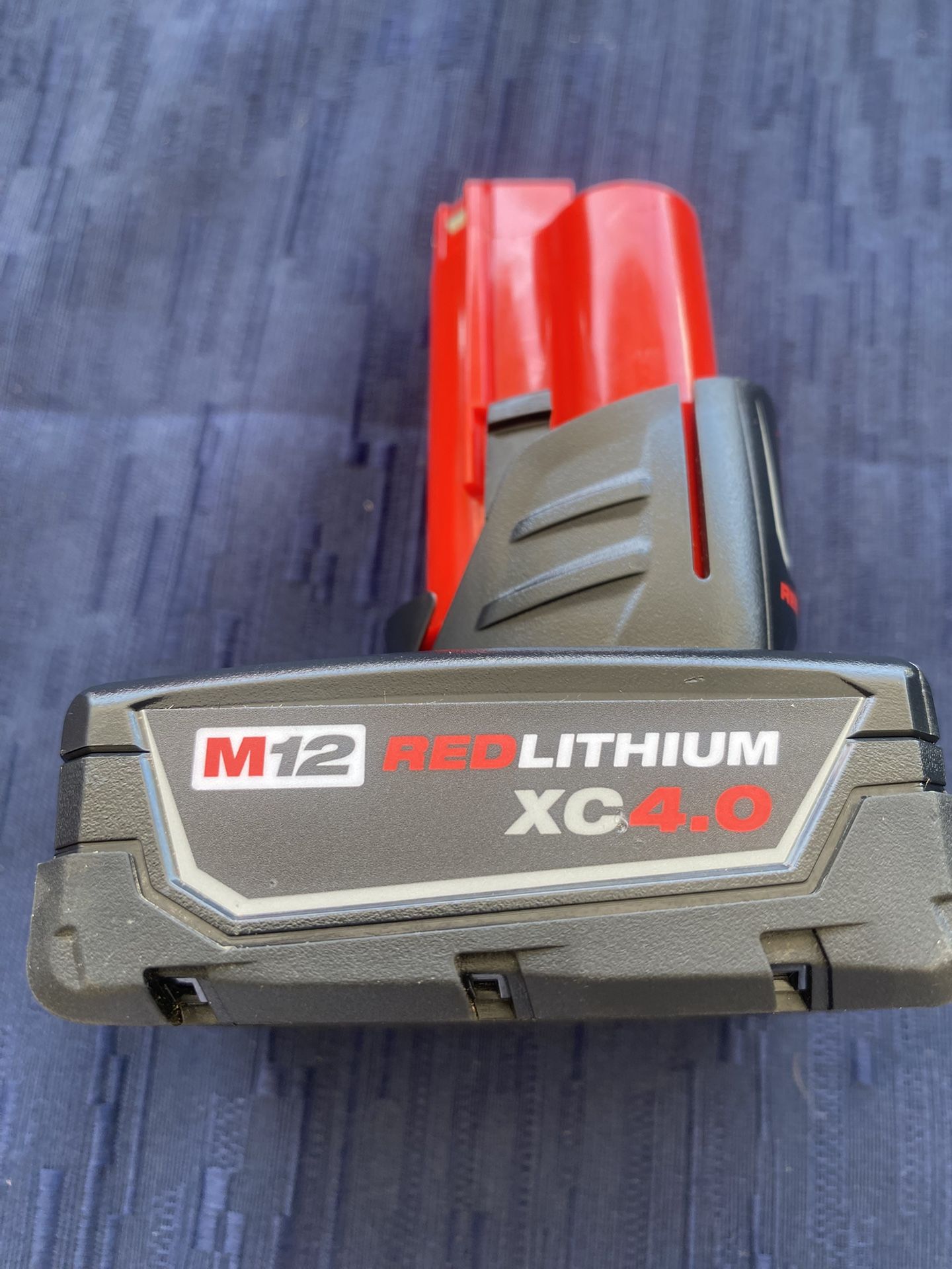 Genuine Milwaukee 48-11-2440 12-Volt XC 4.0 AH Red Lithium Cordless Battery