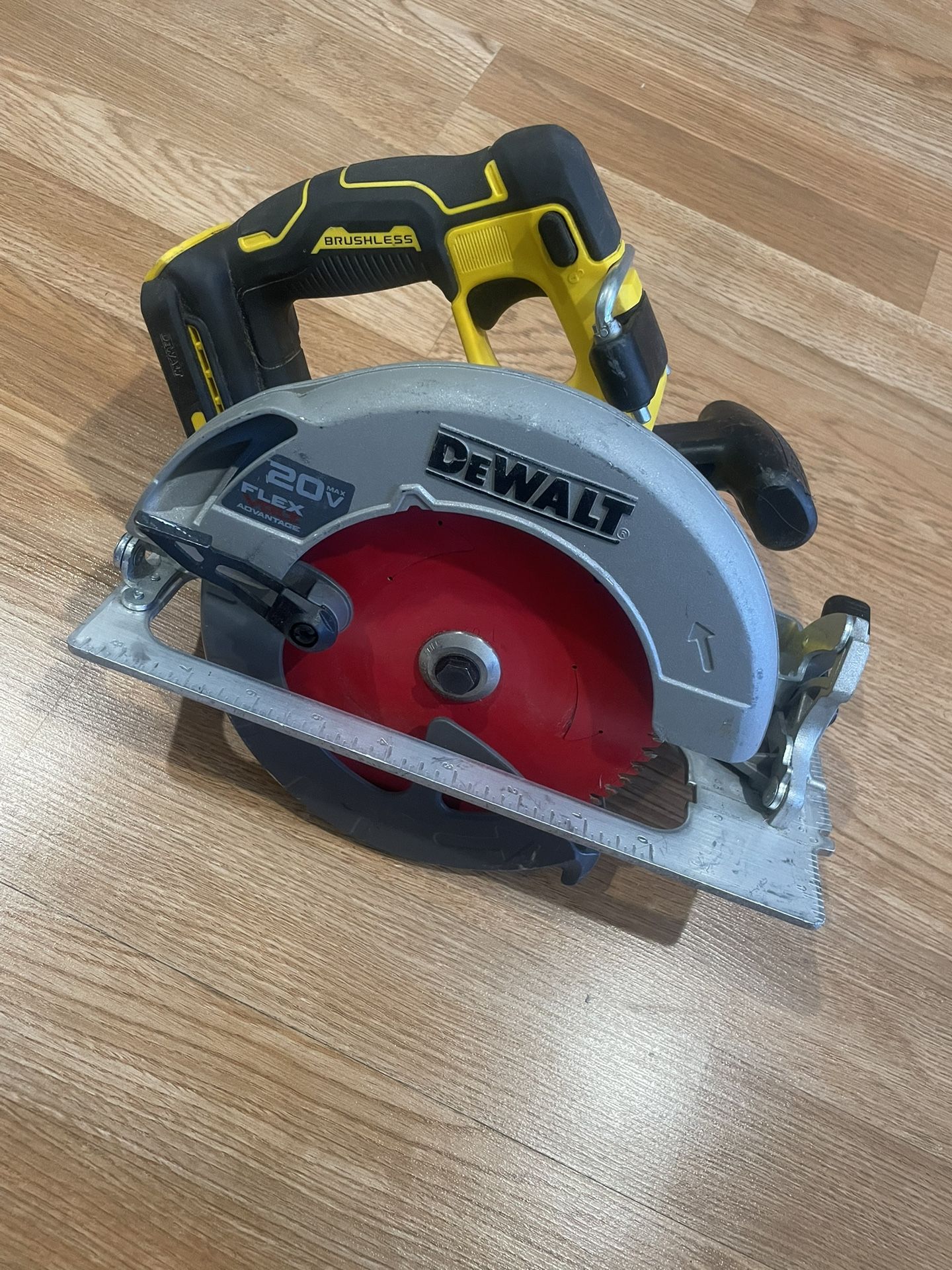 Dewalt Flex Volt Left Handed Skilsaw