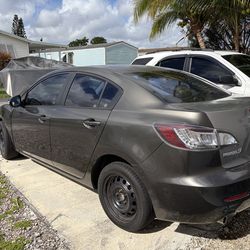 Mazda 3 (selling for parts)