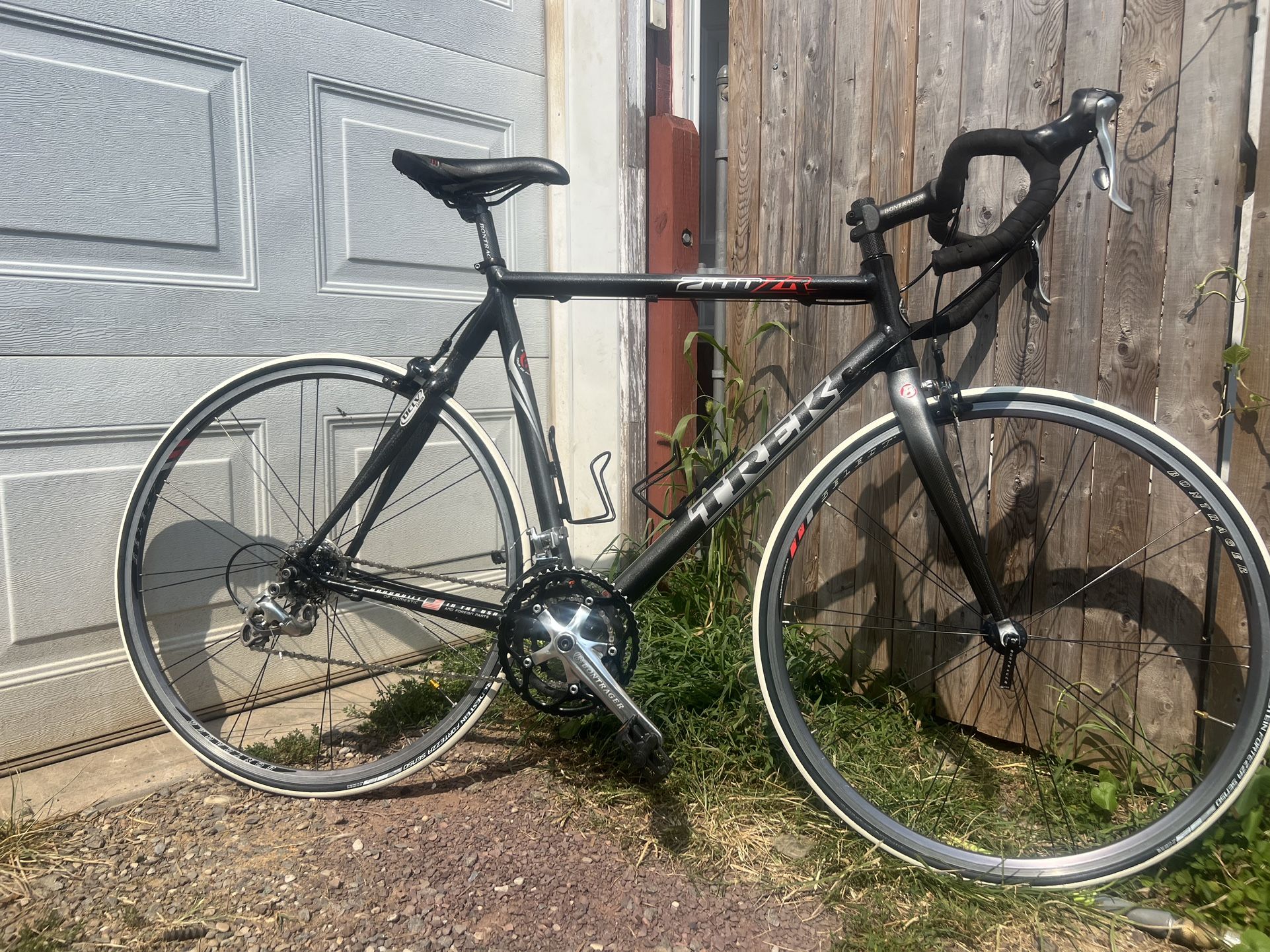 Trek 2100 zr road bike price hotsell