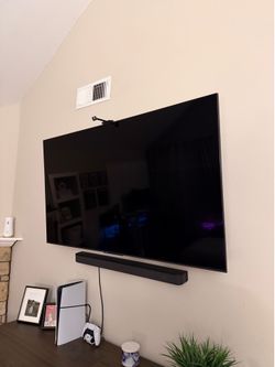 65” Hisense U7 TV