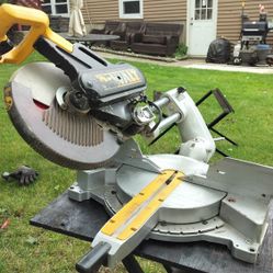 DEWALT 12" MITER SAW