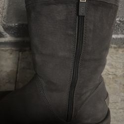Gray Uggs Calvin’s 