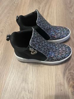 Girls shoes