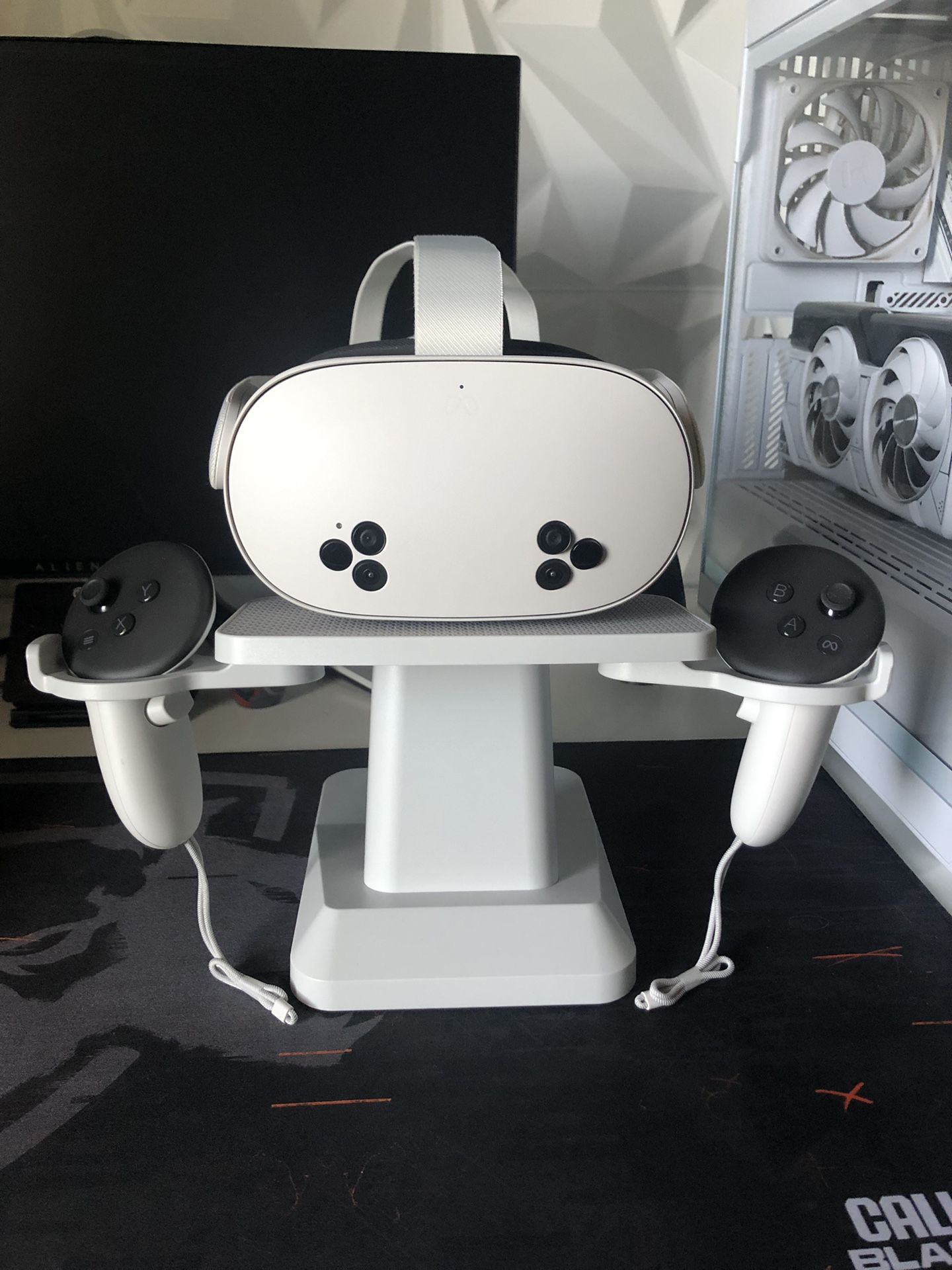Meta Oculus 3S + Storage Stand