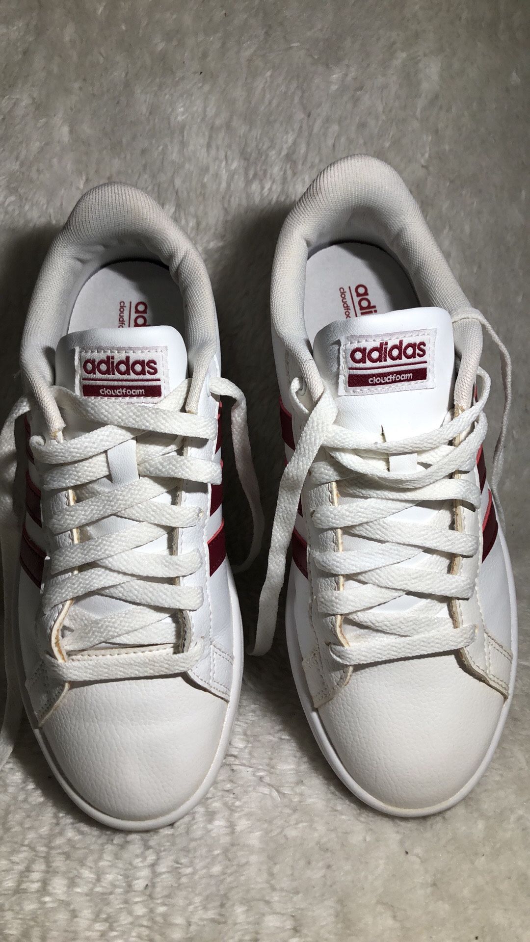 Adidas Cloud foam Women’s Size 6.5