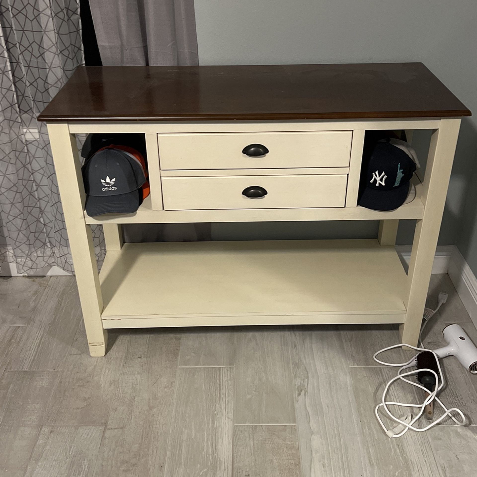 Consol Buffay table