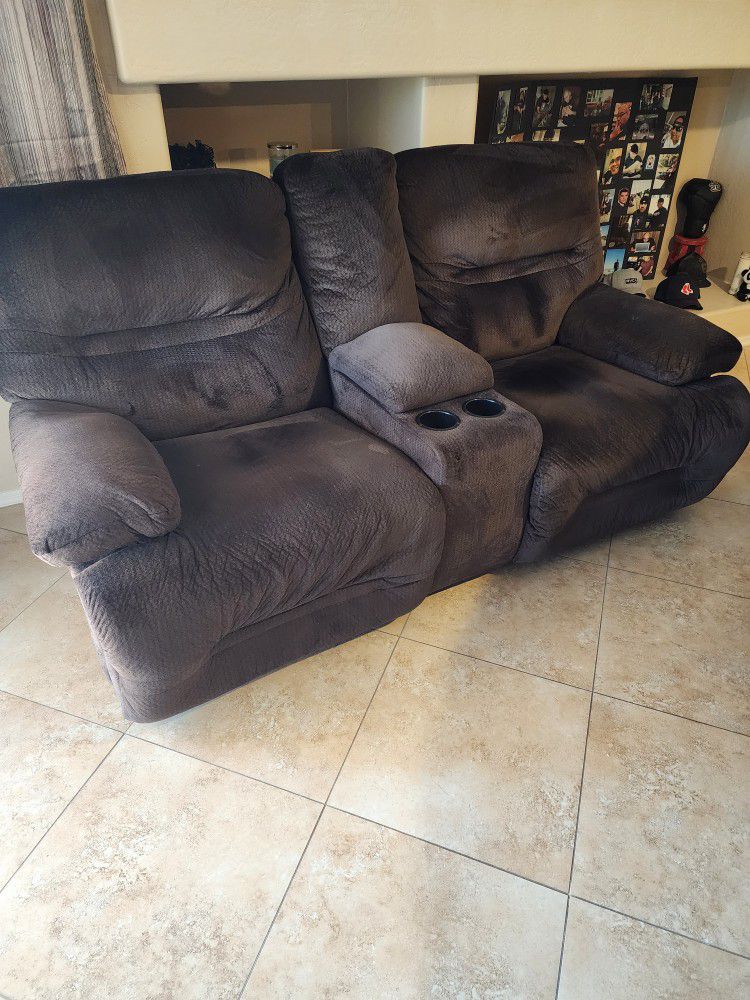 Brown Reclining Love Seat In Clean Great Condition