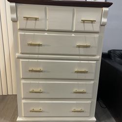 Beautiful refinished solid wood dresser 
