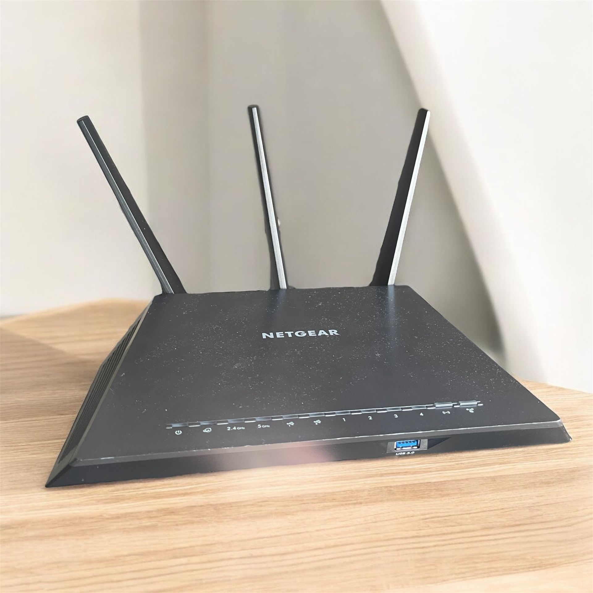 Netgear Router c7000v2 and Modem R7000