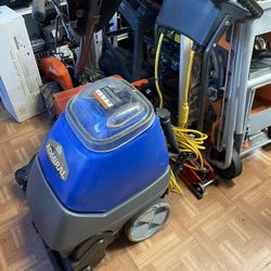 WINDSOR ADMIRAL 8 CARPET EXTRACTOR COMMERCIAL CARPET CLEANER