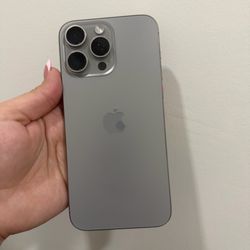 iPhone 15 Pro Max