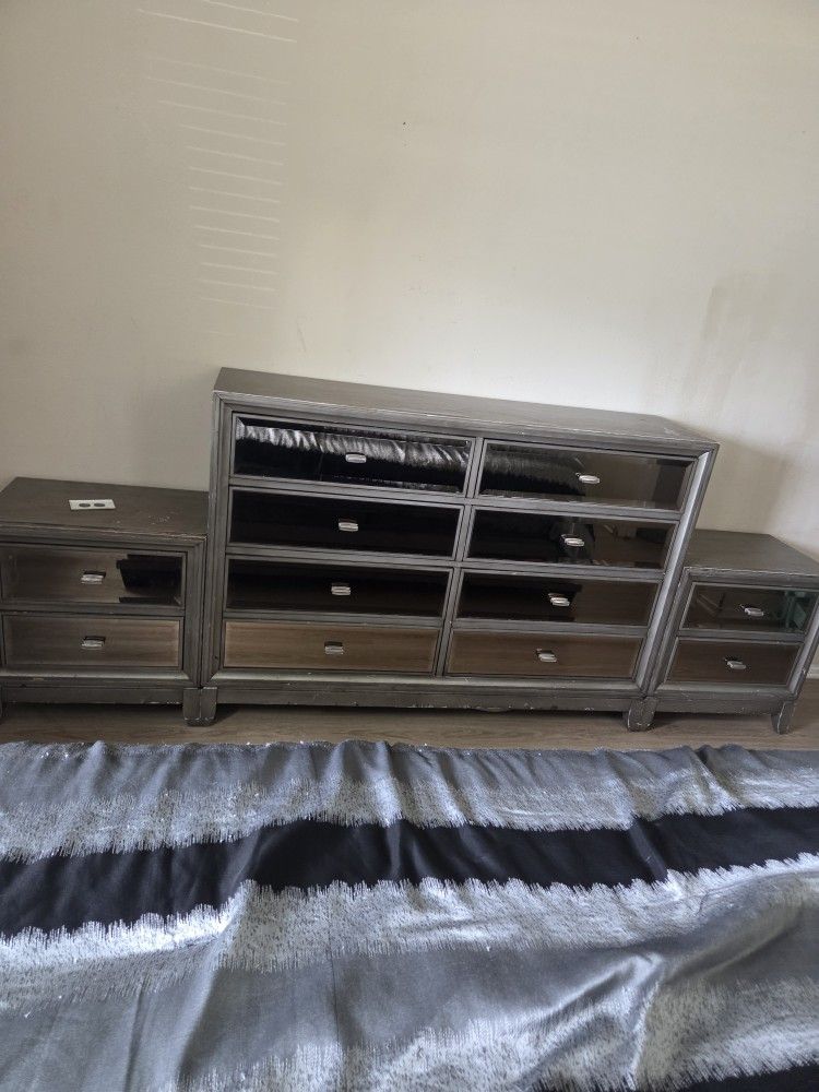 Dresser And End Tables
