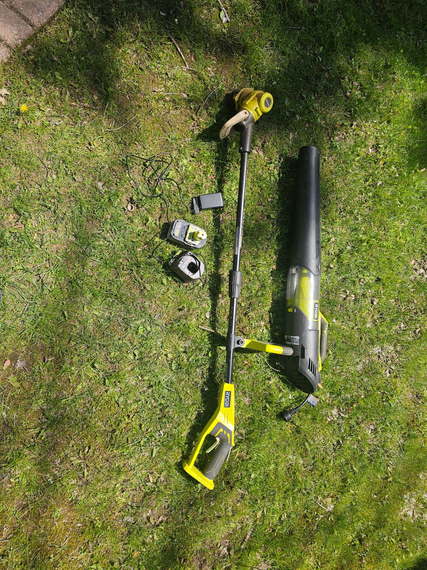 Ryobi 18V Weed Wacker + Electric Leaf Blower (with Battery & Charger)
