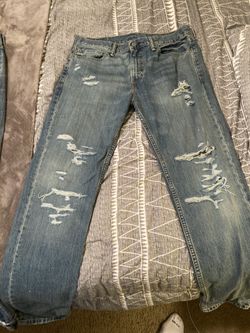 Levi’s ripped jeans