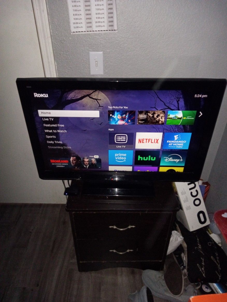 Panasonic TV With Roku Box And Remote