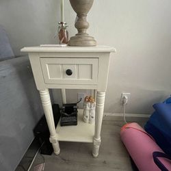 2 Nightstands/ End Tables Set