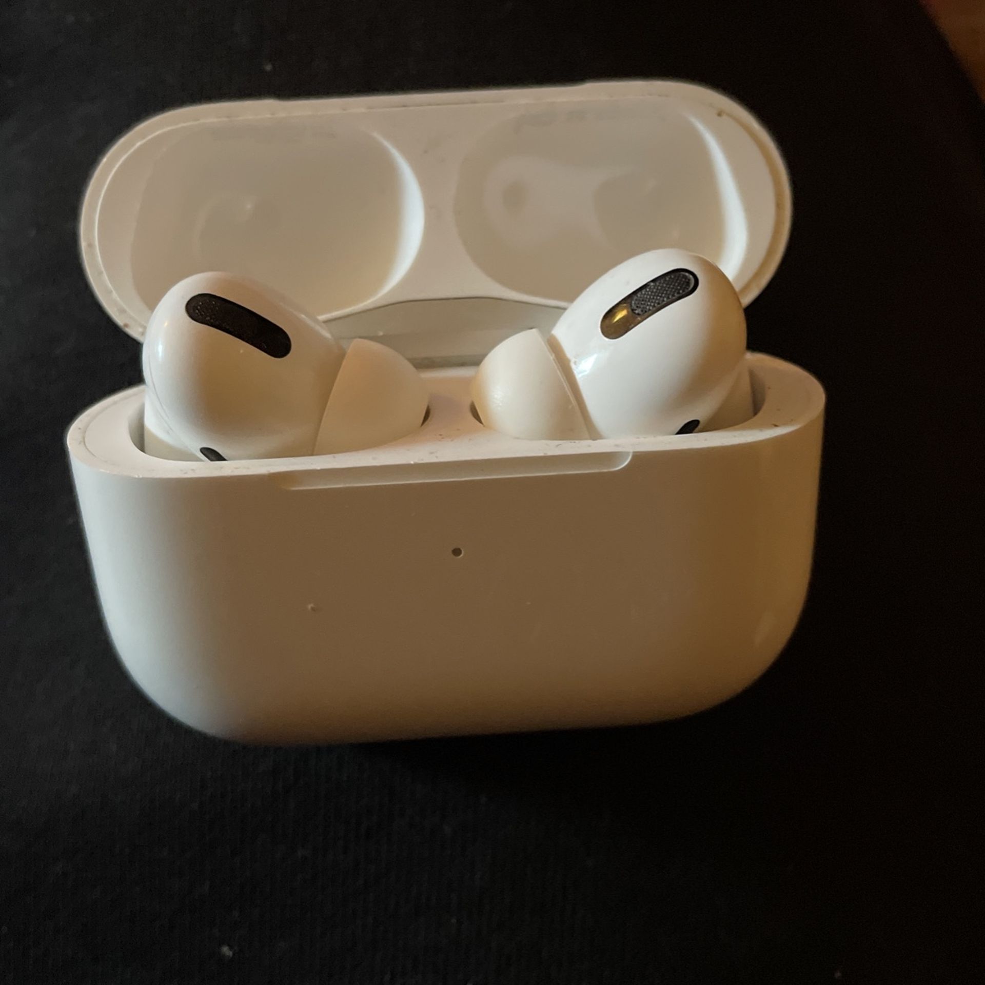 Apple AirPod Pros  80$ Or Best Offer 