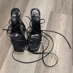 Jeffrey Campbell Black Heeled Shoes with Classic Design