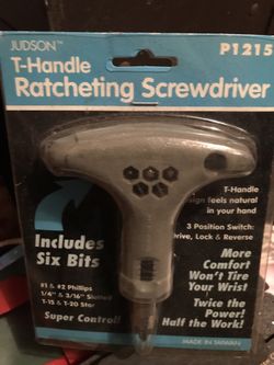 Ratcheting screwdriver set