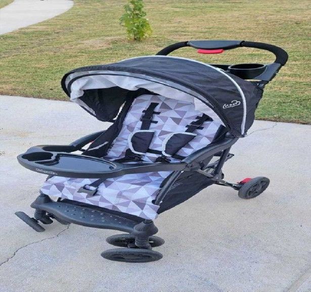 Children's Stroller – Protected and Fashion-Forward for New Families arrive cold